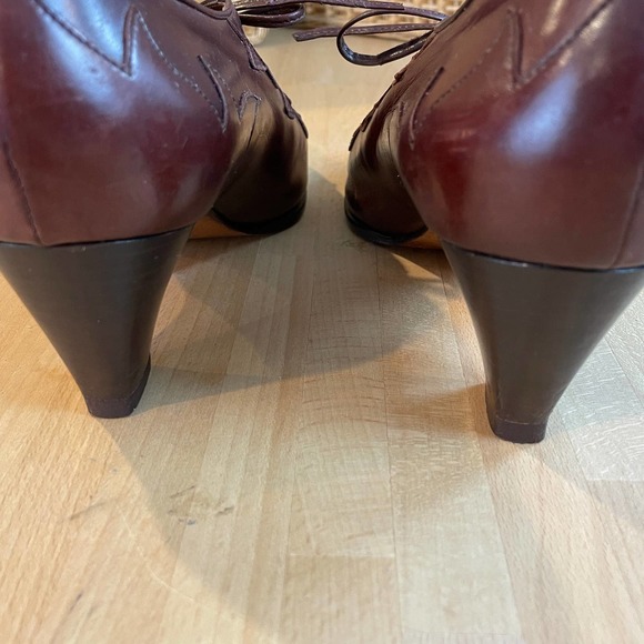 Vintage 80s Leather Lace-Ups with Shapely Stacked Heels - Picture 9 of 11
